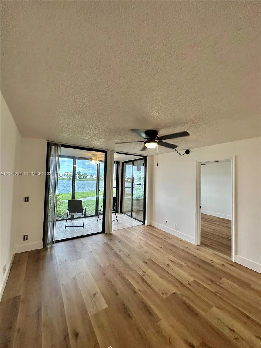 202 Lake Pointe Dr #104 Oakland Park, FL 33309