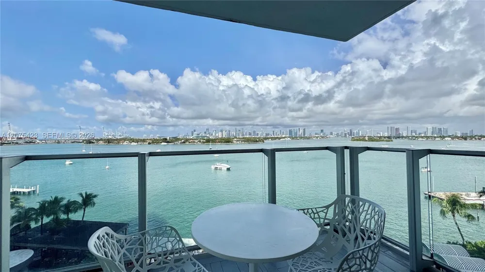 1100 West Ave #812 Miami Beach, FL 33139