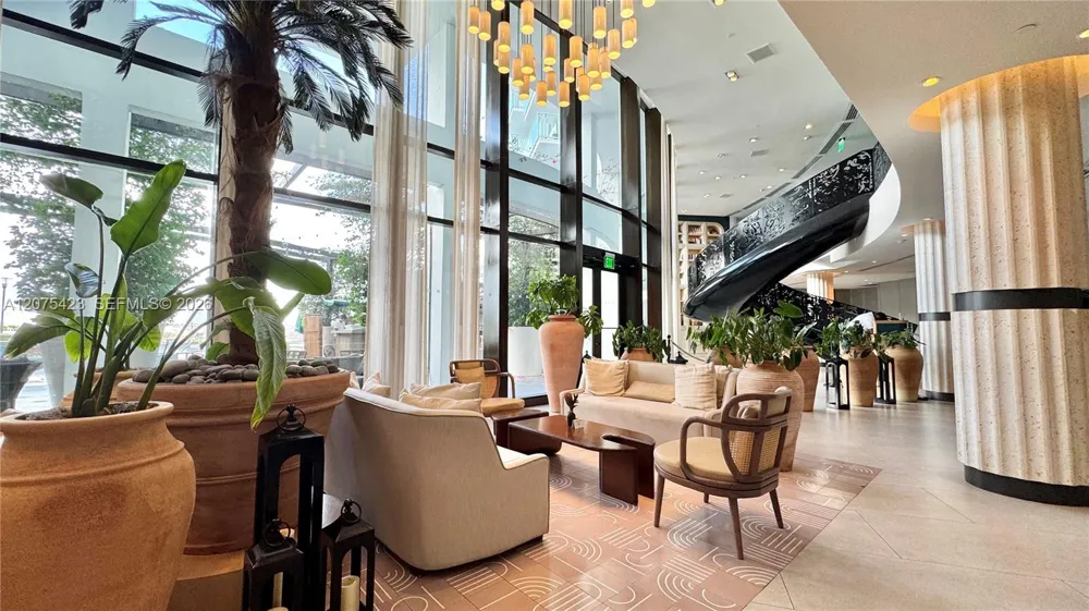 1100 West Ave #812 Miami Beach, FL 33139