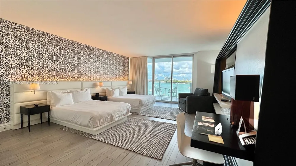 1100 West Ave #812 Miami Beach, FL 33139