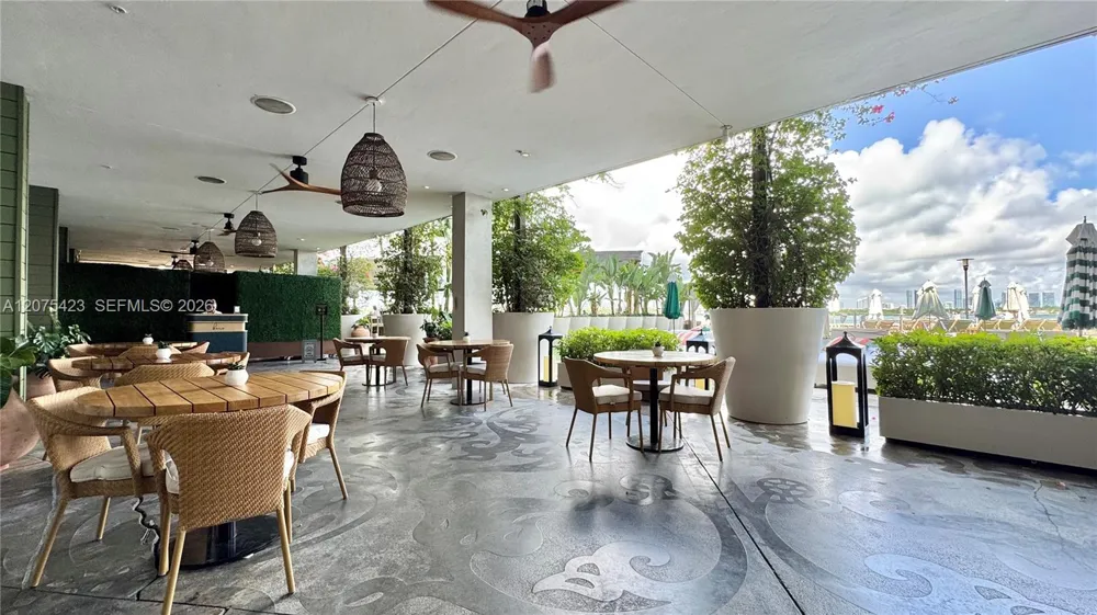 1100 West Ave #812 Miami Beach, FL 33139