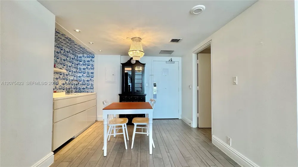 1100 West Ave #812 Miami Beach, FL 33139