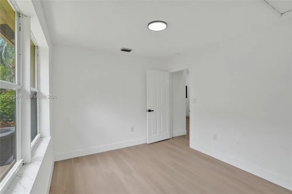 4114 Sapphire St Weston, FL 33331