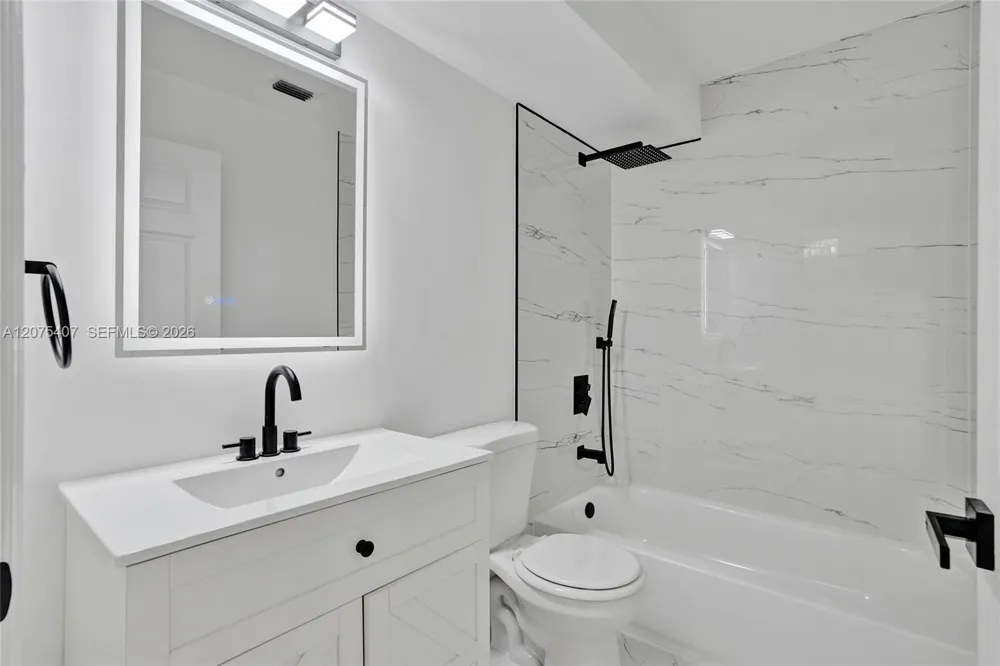 4114 Sapphire St Weston, FL 33331