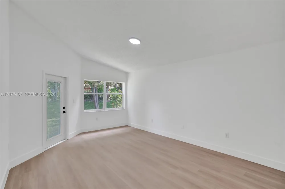 4114 Sapphire St Weston, FL 33331