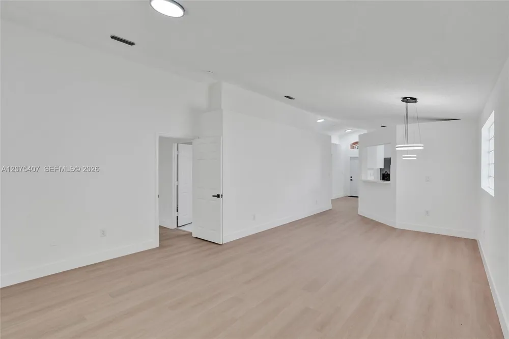 4114 Sapphire St Weston, FL 33331