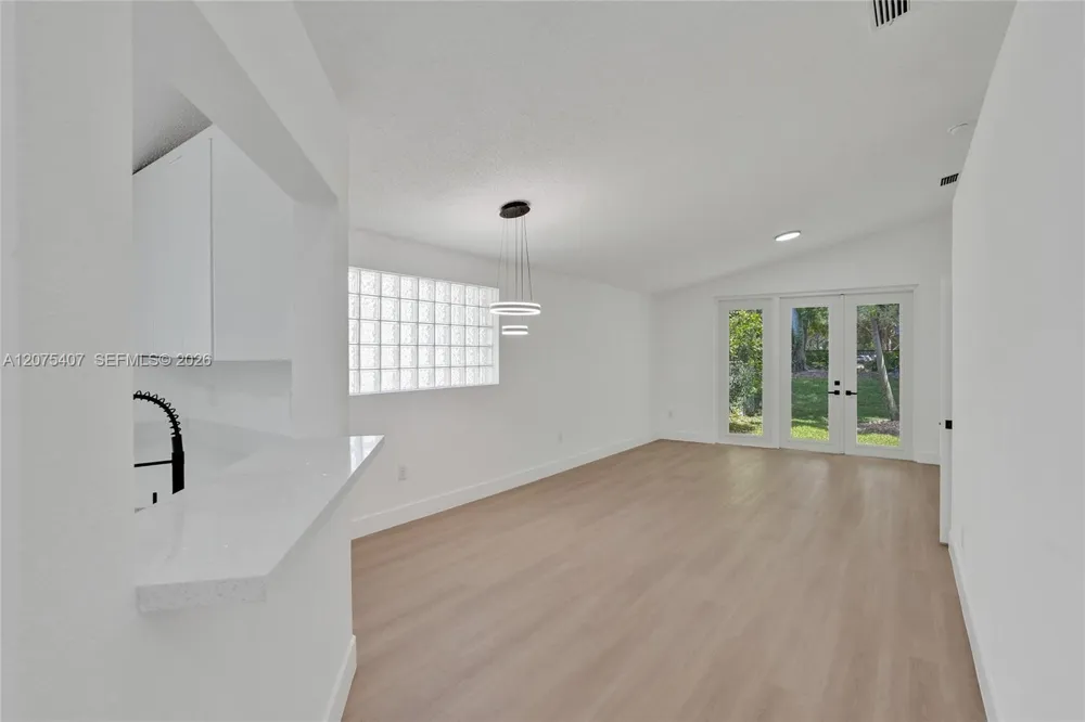 4114 Sapphire St Weston, FL 33331