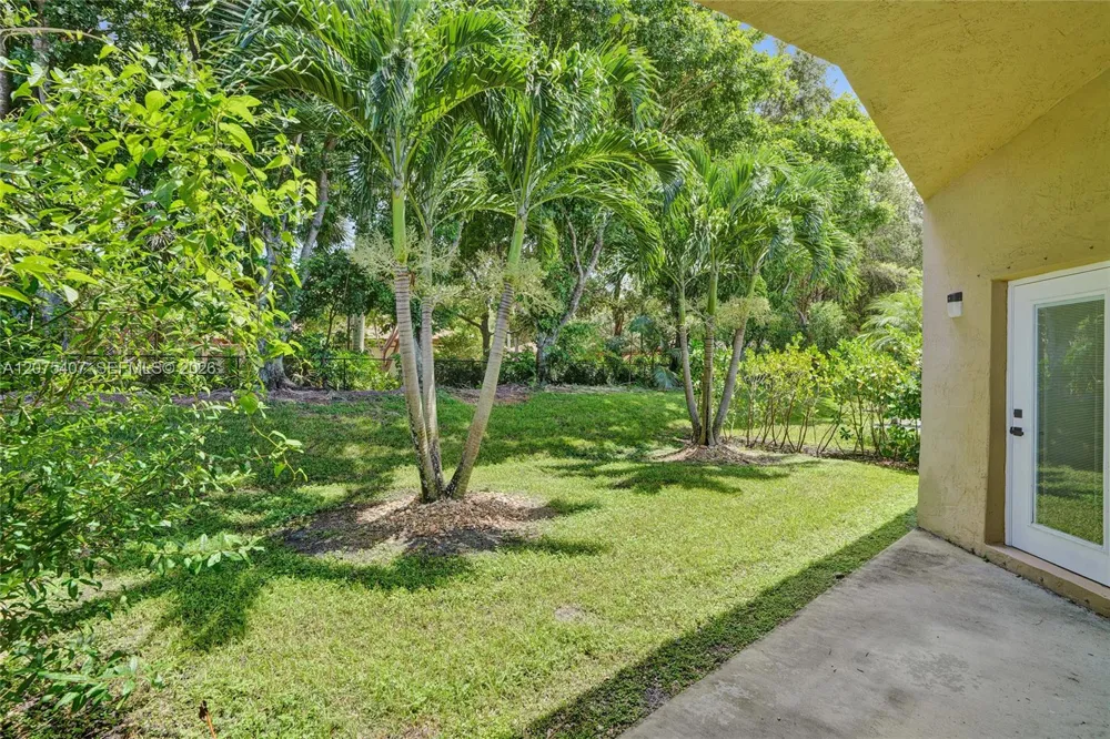4114 Sapphire St Weston, FL 33331