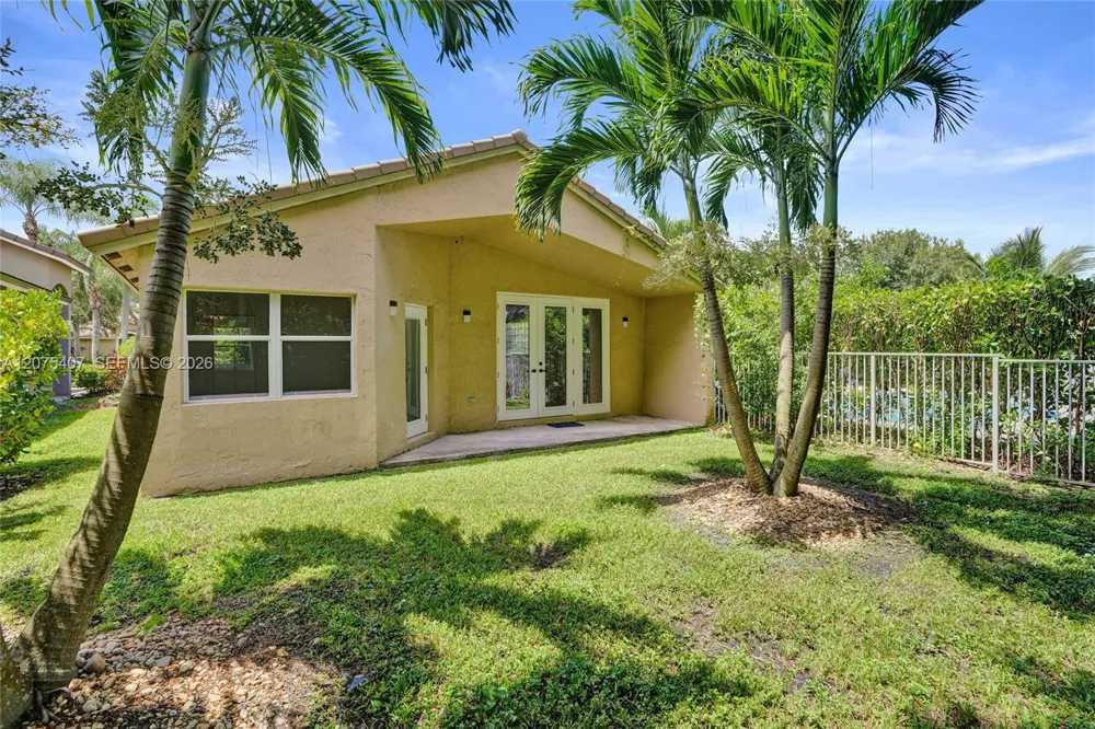 4114 Sapphire St Weston, FL 33331