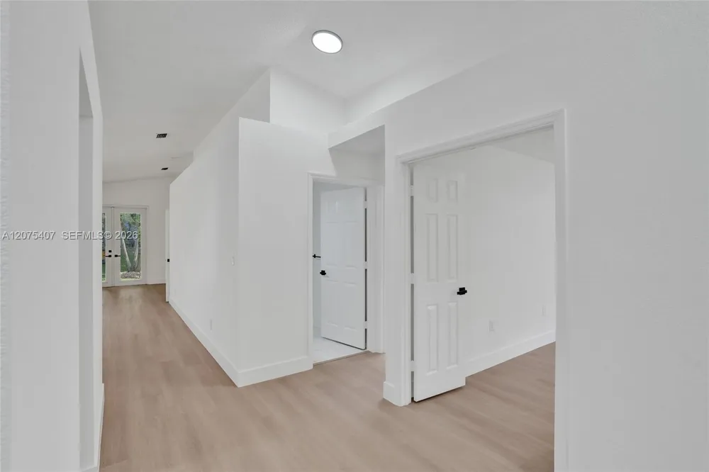 4114 Sapphire St Weston, FL 33331