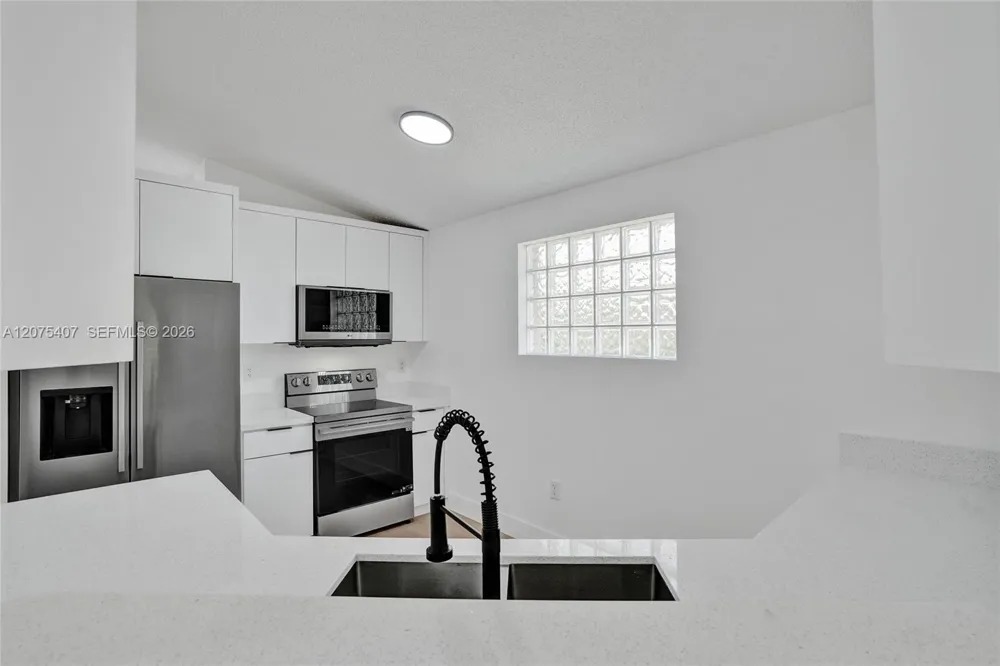4114 Sapphire St Weston, FL 33331