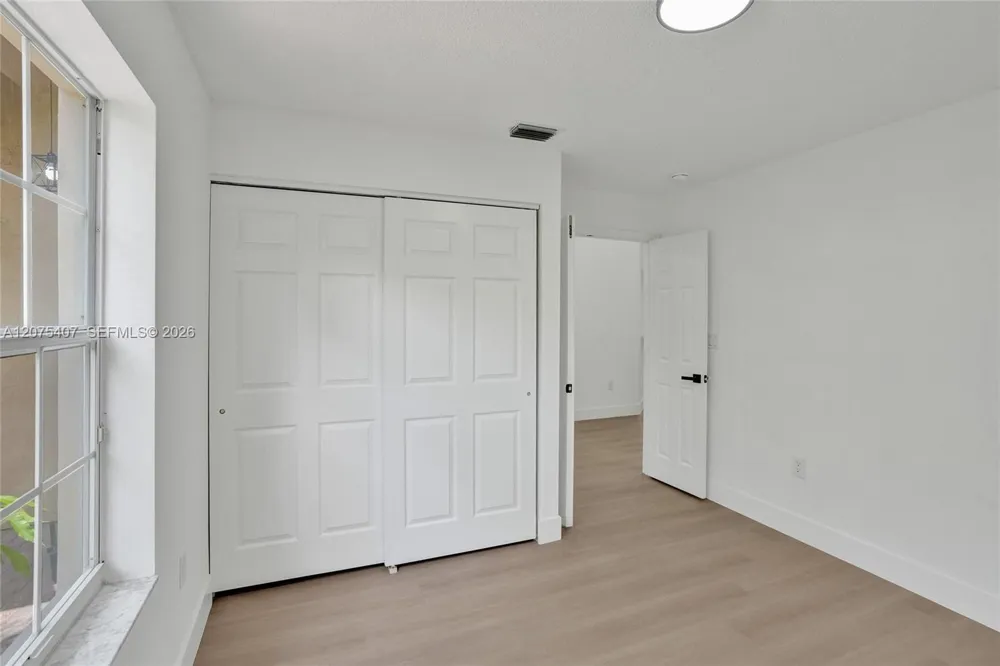 4114 Sapphire St Weston, FL 33331