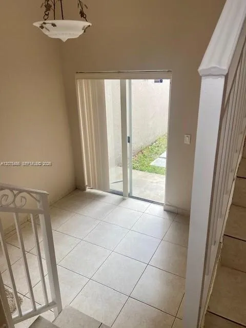 7231 NW 174 ter #202 Hialeah, FL 33015