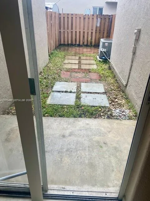 7231 NW 174 ter #202 Hialeah, FL 33015
