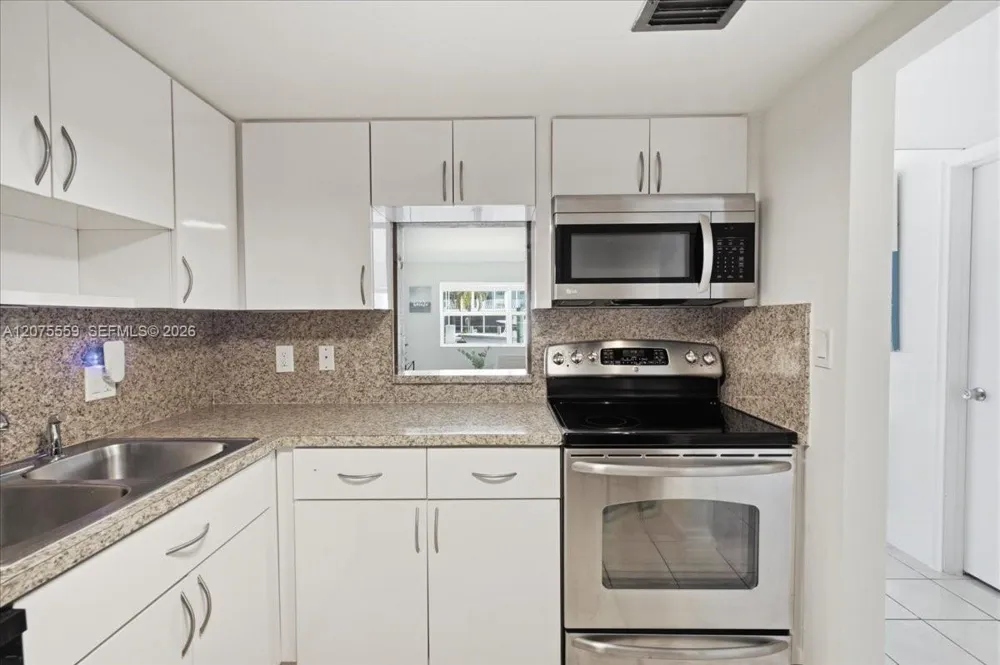 3105 NE 28th St #1B Fort Lauderdale, FL 33308