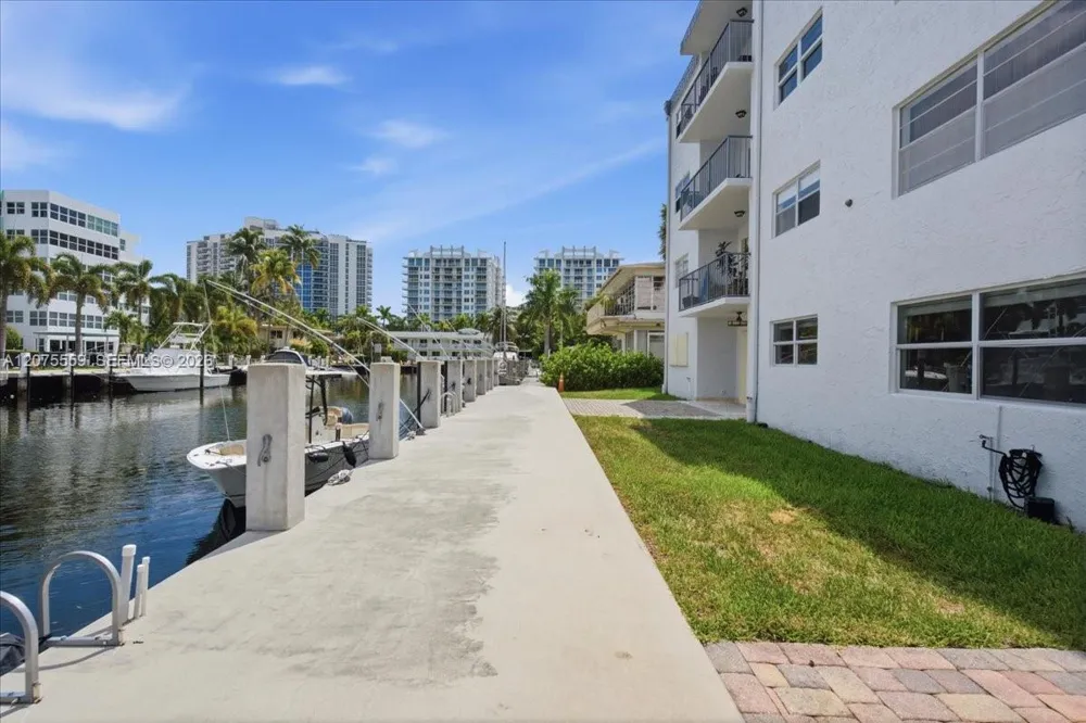 3105 NE 28th St #1B Fort Lauderdale, FL 33308