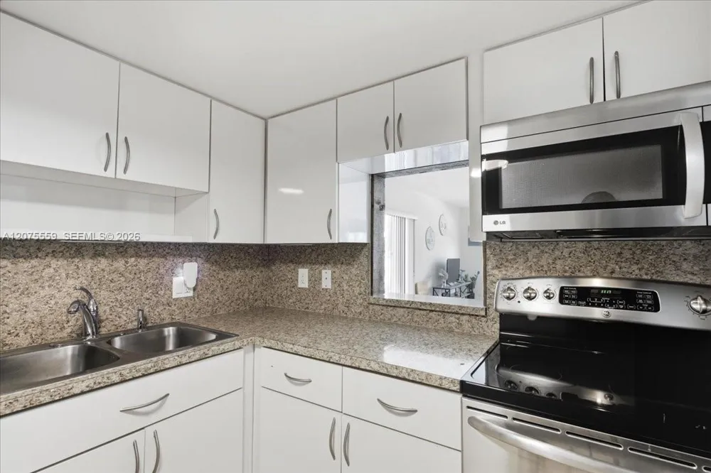 3105 NE 28th St #1B Fort Lauderdale, FL 33308