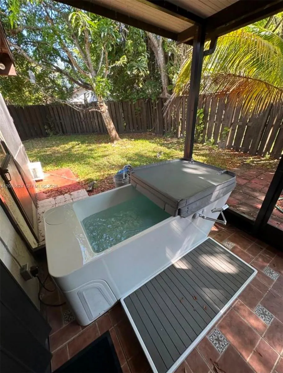 1470 Flamingo Ct Pembroke Pines, FL 33026