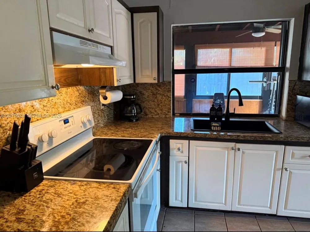 1470 Flamingo Ct Pembroke Pines, FL 33026