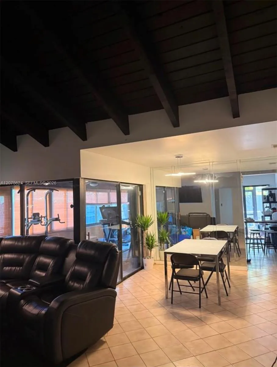 1470 Flamingo Ct Pembroke Pines, FL 33026
