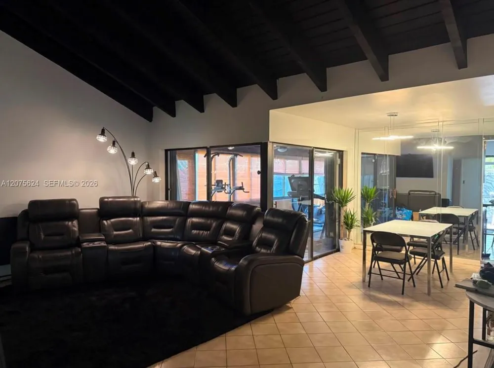 1470 Flamingo Ct Pembroke Pines, FL 33026