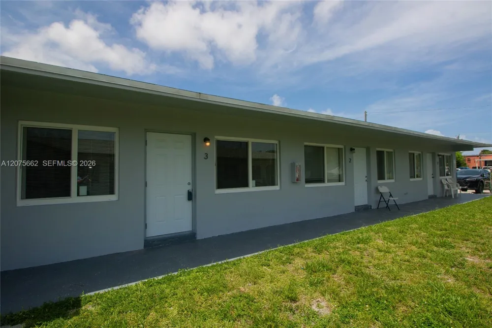831 NW 1st Ave #2 Fort Lauderdale, FL 33311
