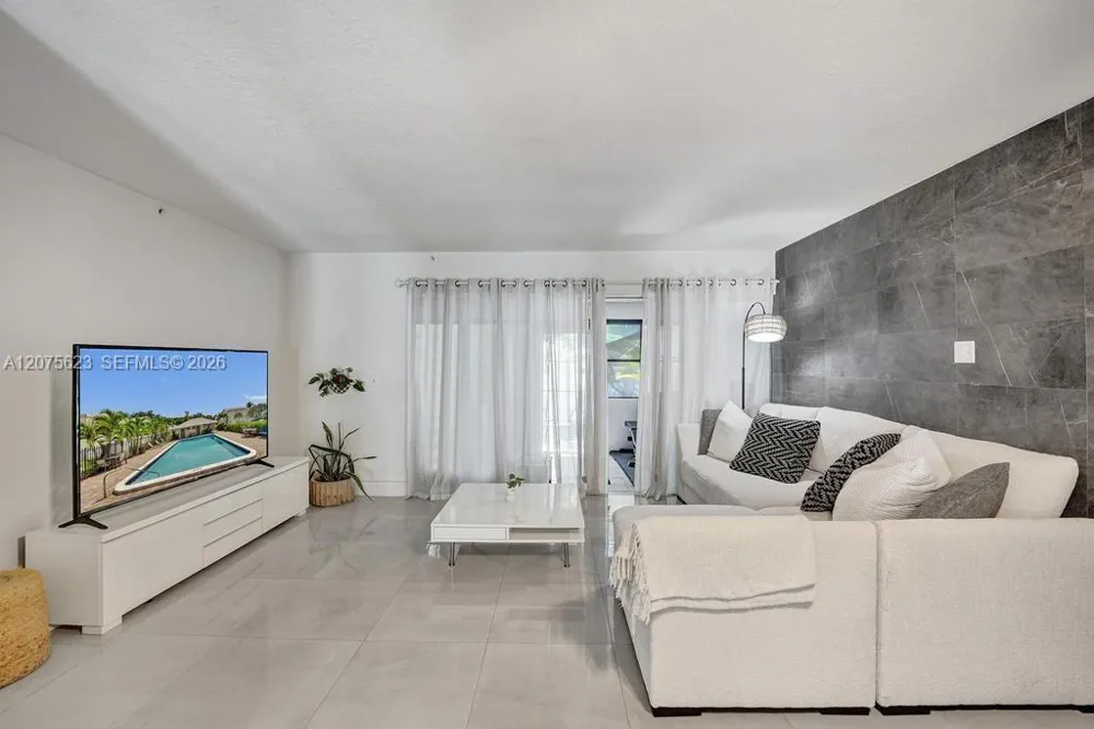 3000 NW 5th Ter #112 Pompano Beach, FL 33064