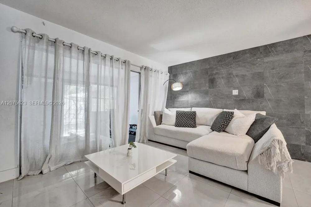 3000 NW 5th Ter #112 Pompano Beach, FL 33064