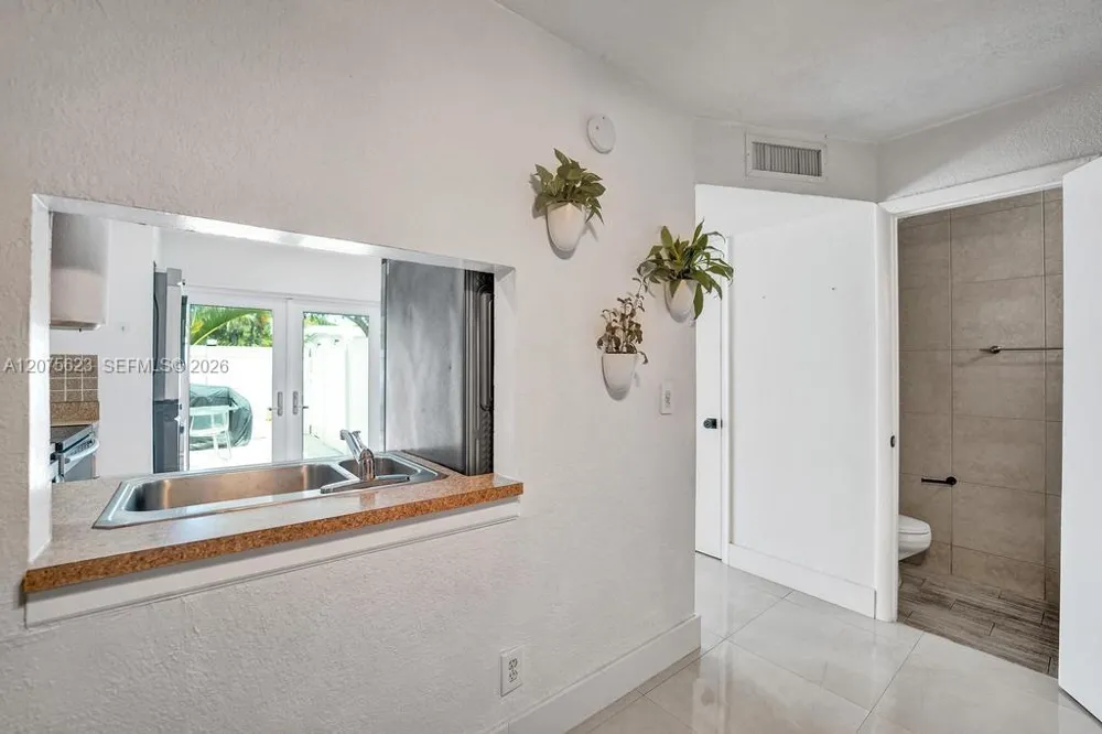 3000 NW 5th Ter #112 Pompano Beach, FL 33064
