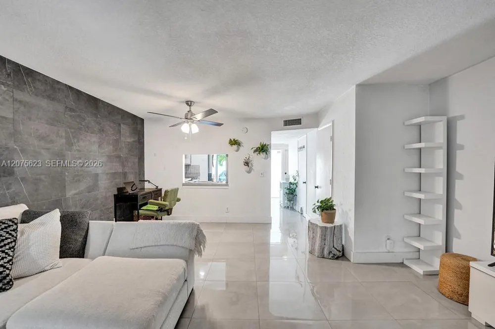 3000 NW 5th Ter #112 Pompano Beach, FL 33064