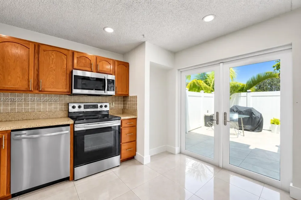 3000 NW 5th Ter #112 Pompano Beach, FL 33064