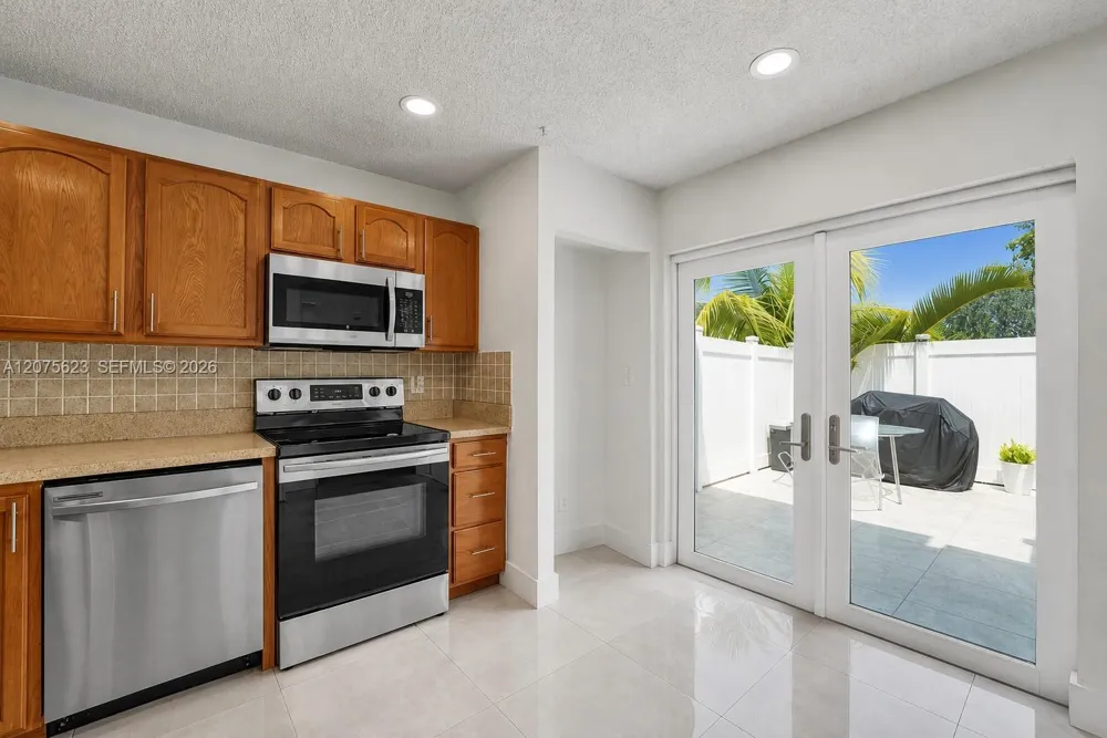 3000 NW 5th Ter #112 Pompano Beach, FL 33064
