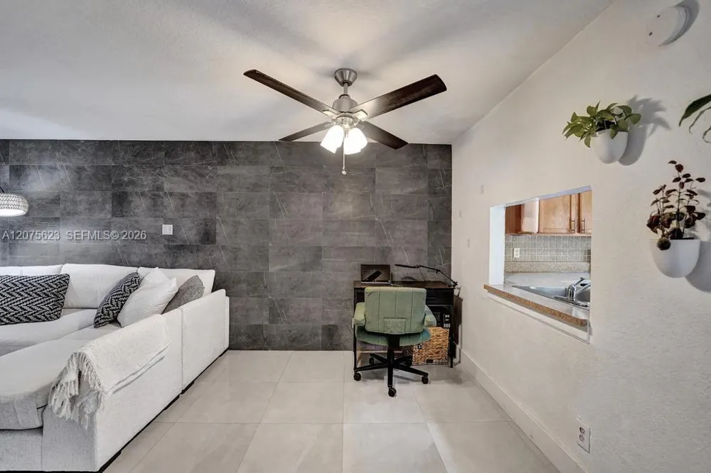 3000 NW 5th Ter #112 Pompano Beach, FL 33064