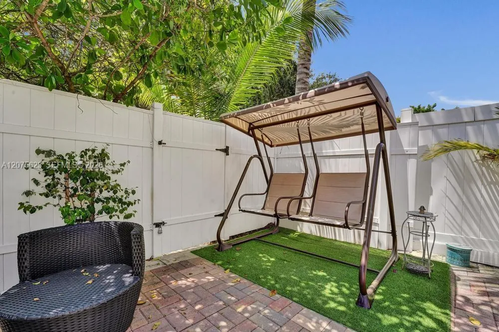 3000 NW 5th Ter #112 Pompano Beach, FL 33064