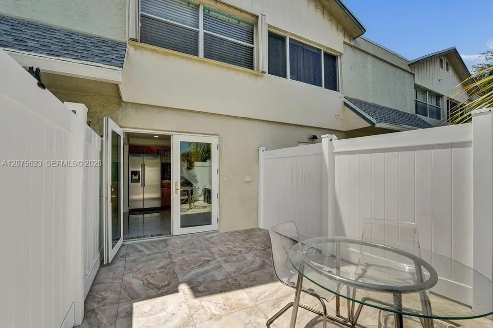 3000 NW 5th Ter #112 Pompano Beach, FL 33064