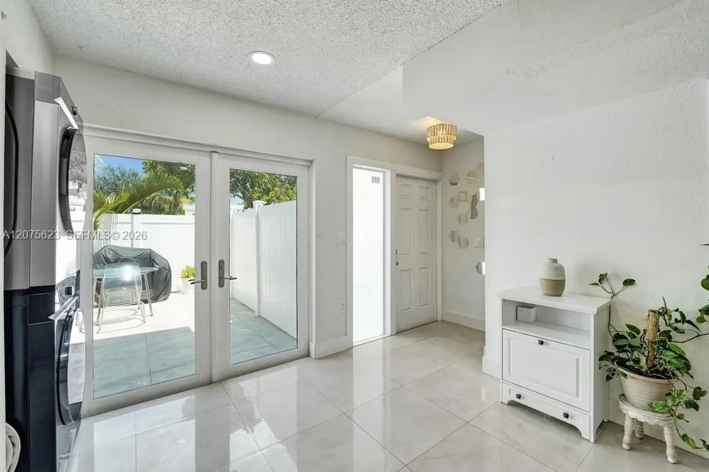 3000 NW 5th Ter #112 Pompano Beach, FL 33064