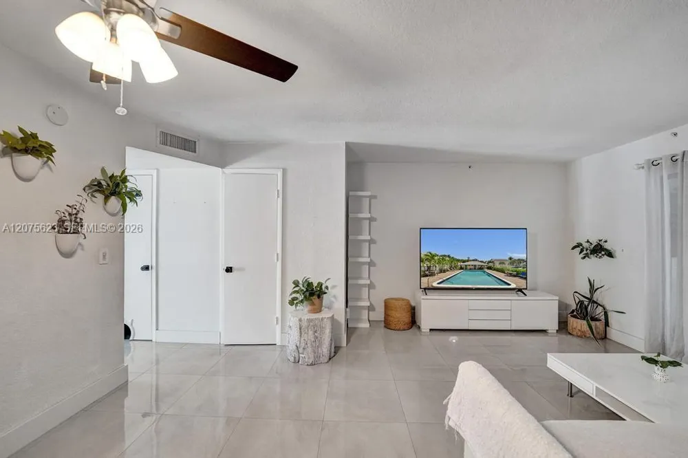 3000 NW 5th Ter #112 Pompano Beach, FL 33064
