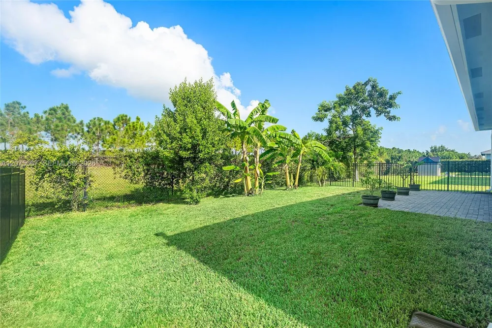 1393 Wandering Willow Way Loxahatchee, FL 33470
