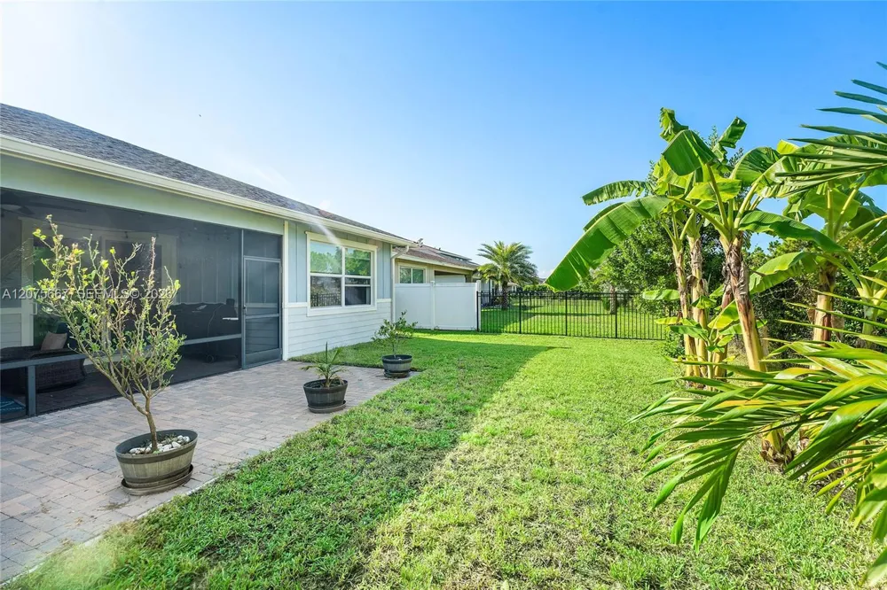 1393 Wandering Willow Way Loxahatchee, FL 33470