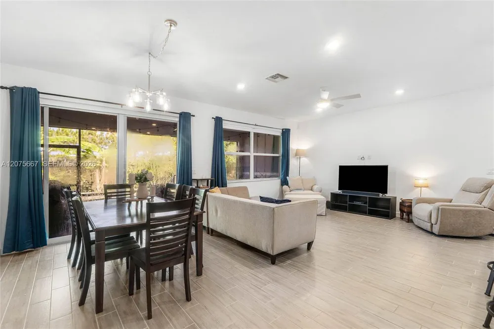 1393 Wandering Willow Way Loxahatchee, FL 33470