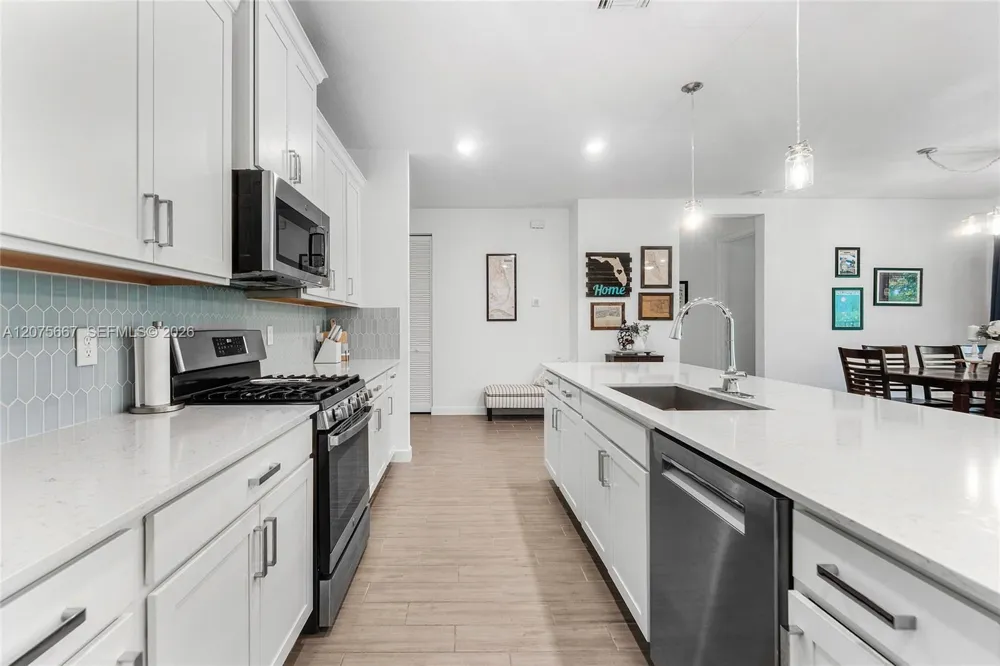 1393 Wandering Willow Way Loxahatchee, FL 33470