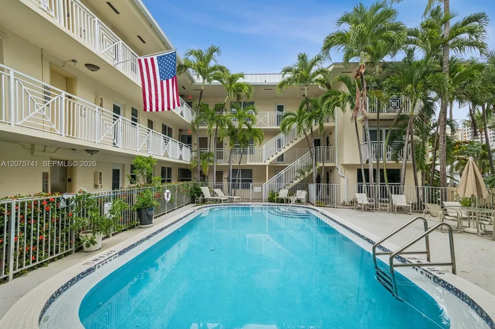 255 Sunrise Dr #107 Key Biscayne, FL 33149