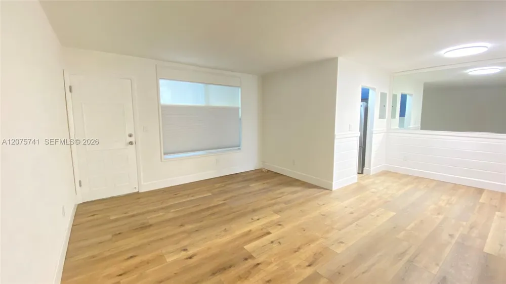 255 Sunrise Dr #107 Key Biscayne, FL 33149