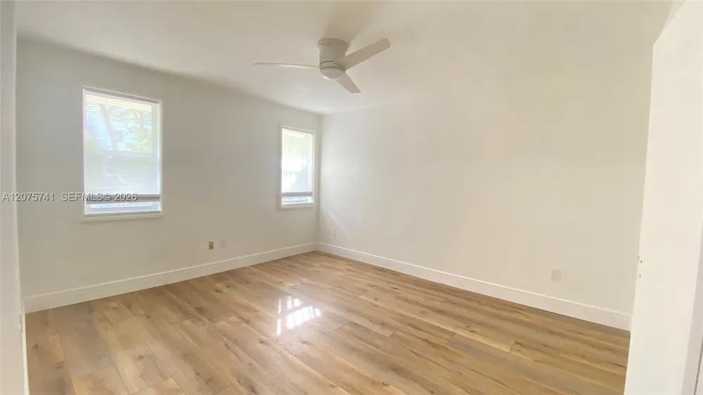255 Sunrise Dr #107 Key Biscayne, FL 33149