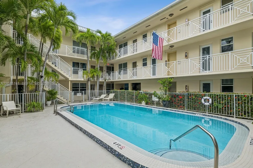 255 Sunrise Dr #107 Key Biscayne, FL 33149