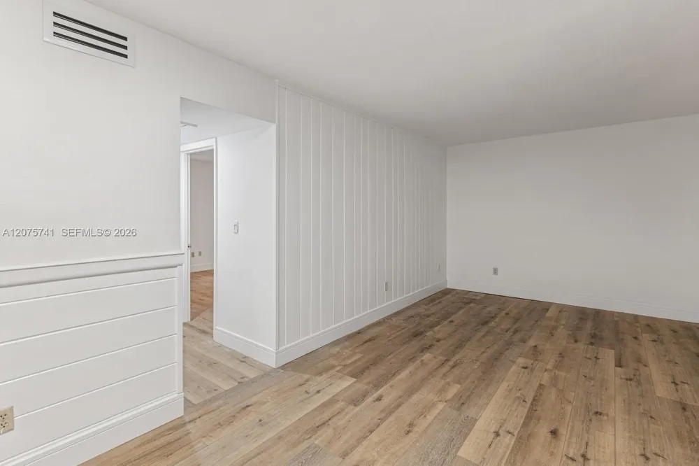 255 Sunrise Dr #107 Key Biscayne, FL 33149