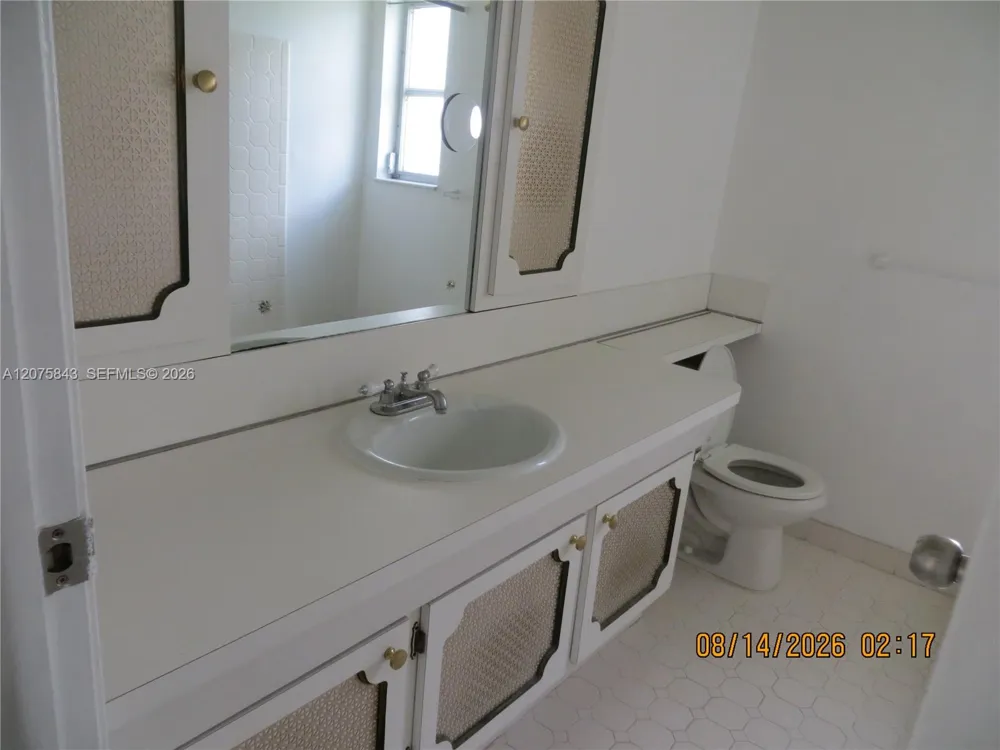 8570 Sunset Strip #8570 Sunrise, FL 33322