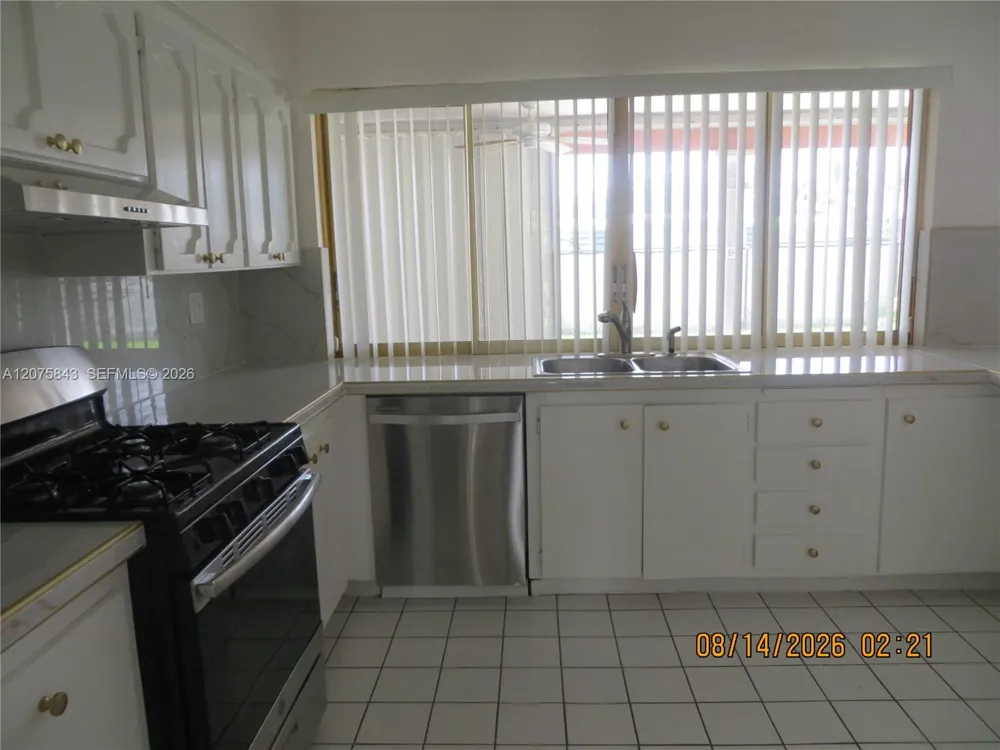 8570 Sunset Strip #8570 Sunrise, FL 33322