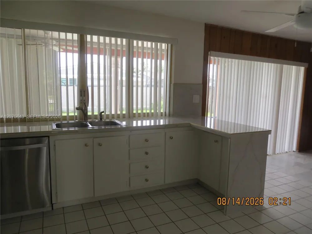 8570 Sunset Strip #8570 Sunrise, FL 33322