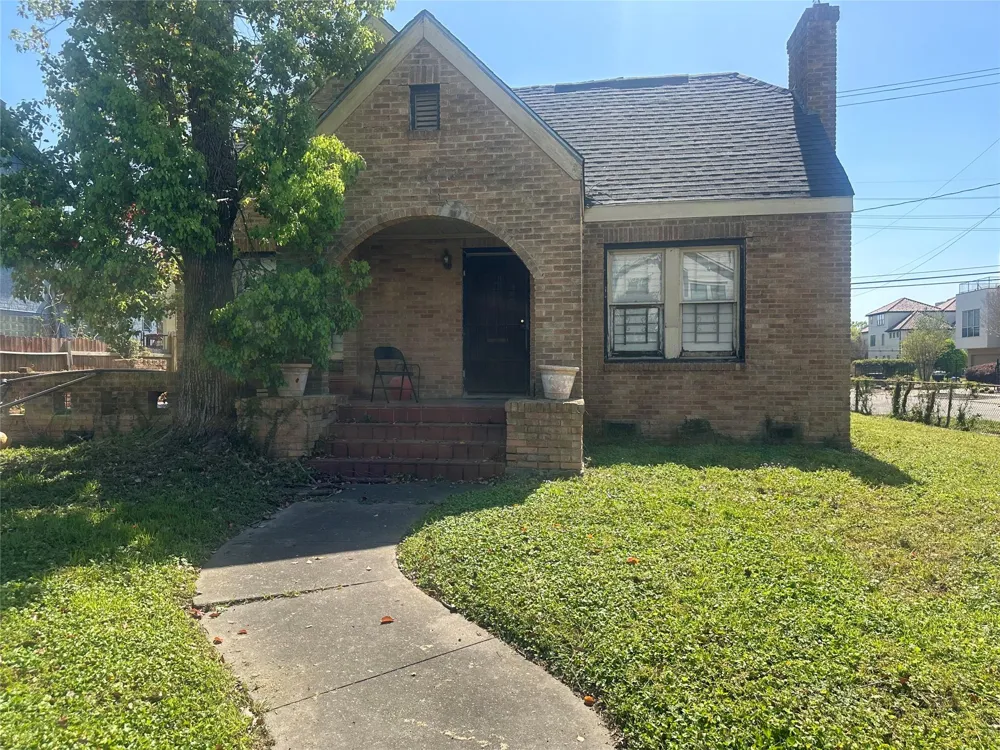 1704 Rosewood Street Houston, TX 77004